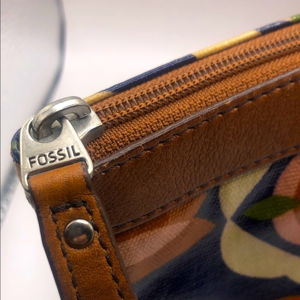 Fossil Women's Floral Cosmetic Bag - Tan and Navy - Picture 2 of 7
